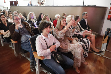 Publico en el salon garcia