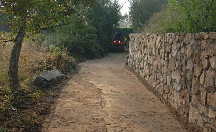 La recuperación de senderos que unen el río Breiro y Mañóns, por 100.336 euros, ya está en marcha