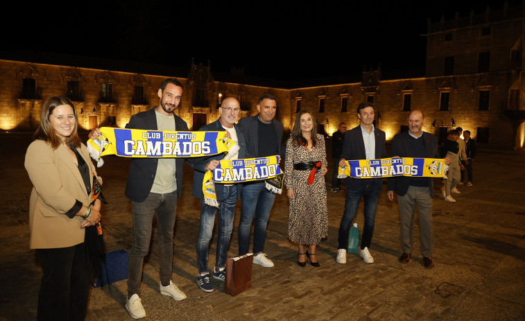 Cambados enamora a los seleccionadores Luis de la Fuente y Santi Denia