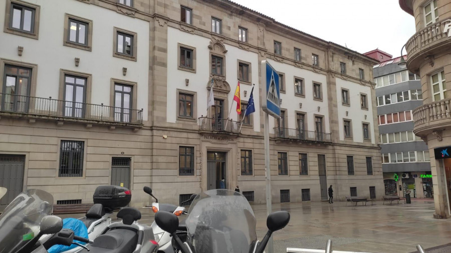 Un hombre acaba en el juzgado por llevarse un furgón aparcado que fue suyo y nunca le pagaron