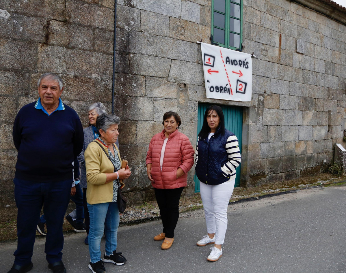 Pancarta andras sobran rua nova vilanova vilagarcia limites