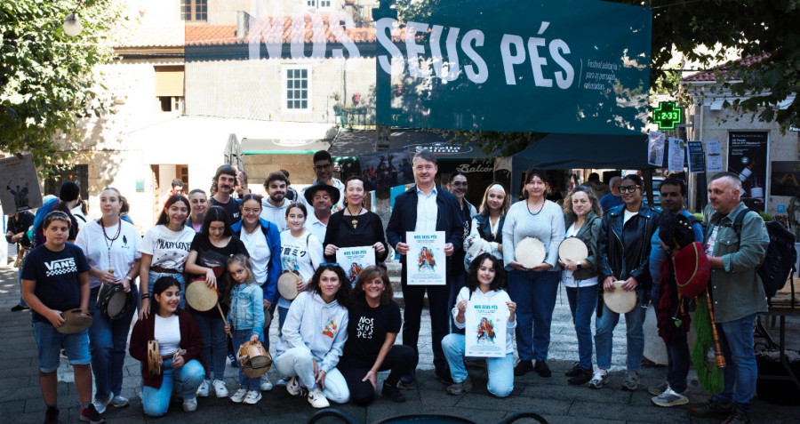 El grupo Nove y cocineros locales se unen a las actividades del festival meco “Nos seus pés”