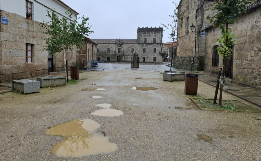 Cambados renuncia a cambiar el suelo de la alameda de Fefiñáns tras el mal resultado en otra zona