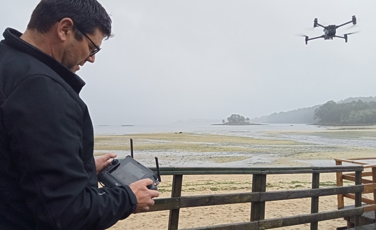 Suman drones y perros para la búsqueda del desaparecido en Boiro, pero no dan resultados