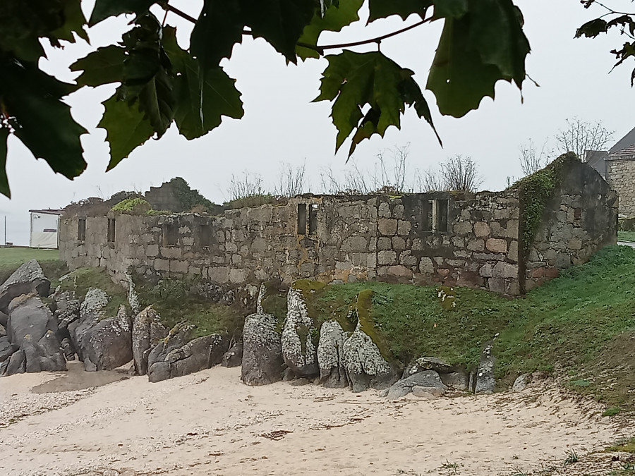 Ribeira promueve la creación de un Museo de la Salazón en antiguas fábricas en O Touro