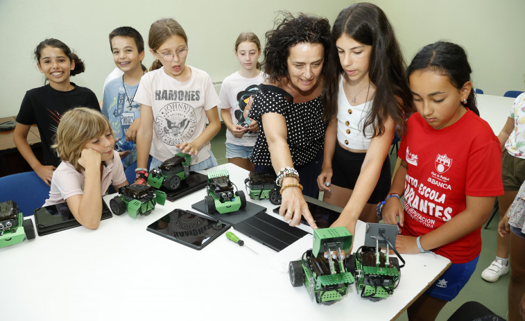 Cambados ofrece los sábados un taller de ingeniería y robótica para niños de cinco a 12 años