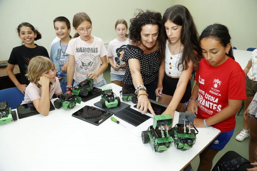 Cambados ofrece los sábados un taller de ingeniería y robótica para niños de cinco a 12 años