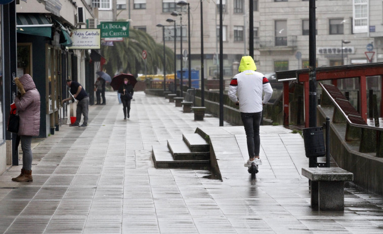 La Policía Local de Ribeira pone en marcha una campaña de control de patinetes eléctricos