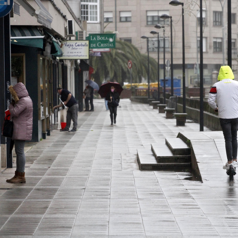 La Policía Local de Ribeira pone en marcha una campaña de control de patinetes eléctricos