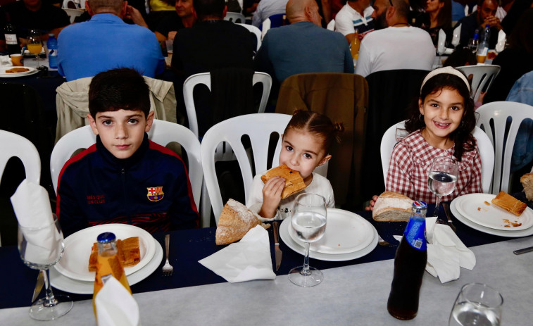 El espíritu de San Fidel trasciende a la fiesta y logra reunir a más de cien comensales en Carril