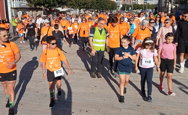 Cerca de 400 inscritos contribuyen a la visibilización de los niños prematuros en la V Andaina Solidaria impulsada por Amas de Casa de Ribeira