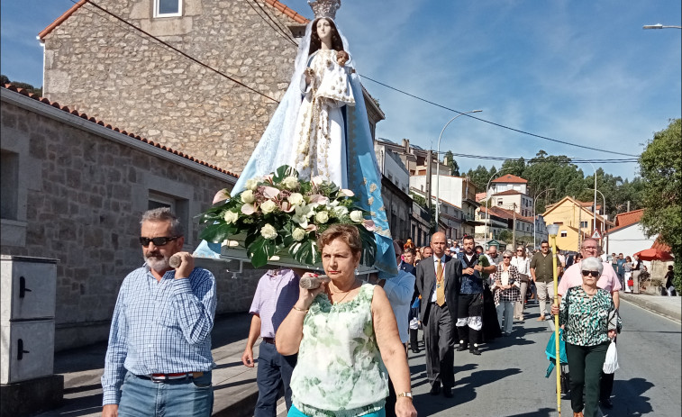 El barrio ribeirense de Deán Pequeño vivió una concurrida Romería de Los Remedios