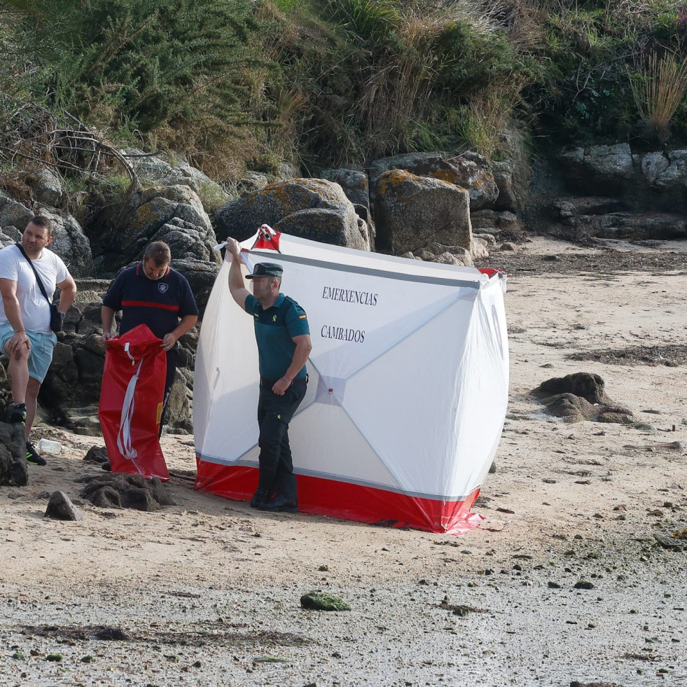 Aparece un cuerpo sin vida flotando en el agua en Cambados