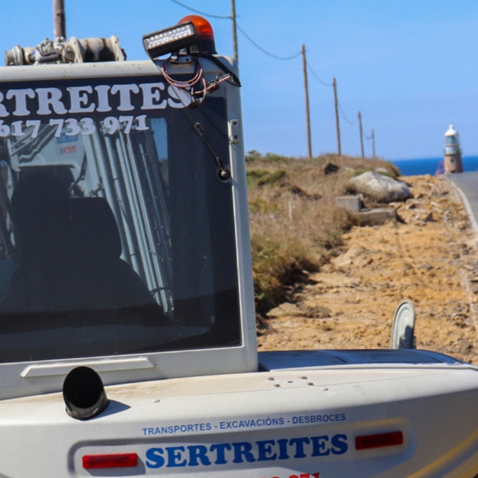 Comienzan las obras de humanización en el entorno del Faro de Corrubedo para mejorar su accesibilidad