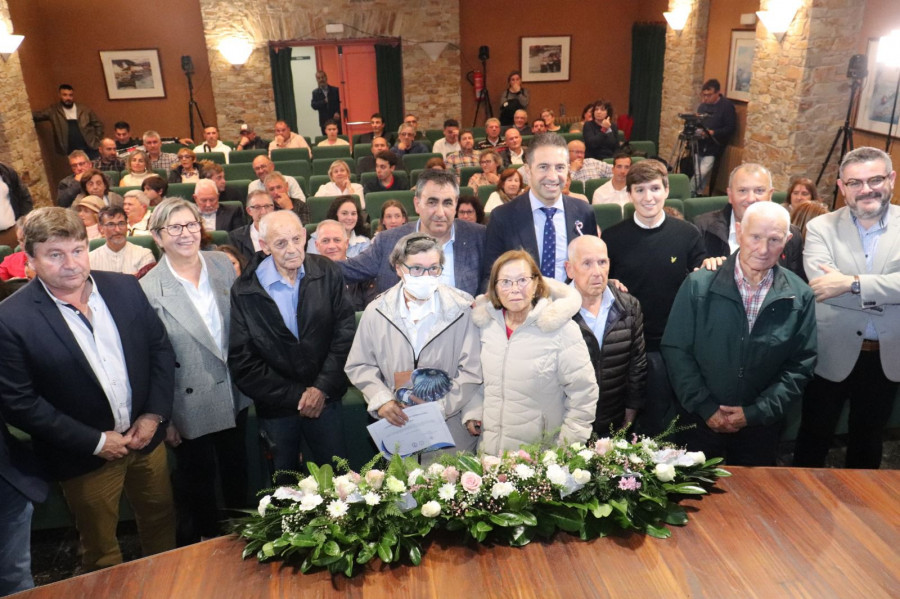 La Cofradía de Aguiño conmemora sus cien años de historia