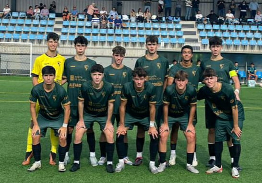 El Arosa juvenil mejora su imagen en Cantabria pero cae ante el Racing (2-0)