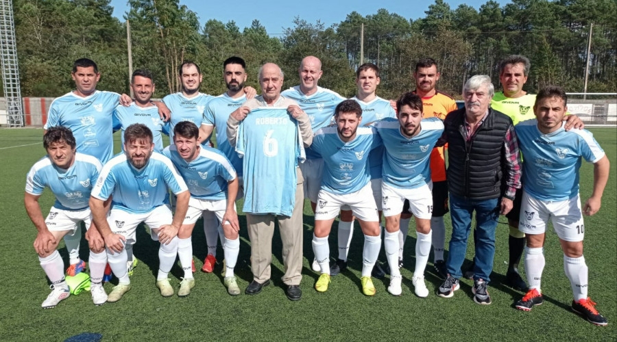 Pesar en el fútbol de O Barbanza por la muerte de Roberto Places