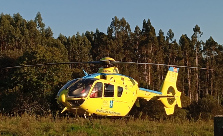 Herido un hombre tras caerse encima del capó del coche desde el tejado de su vivienda en Teaño