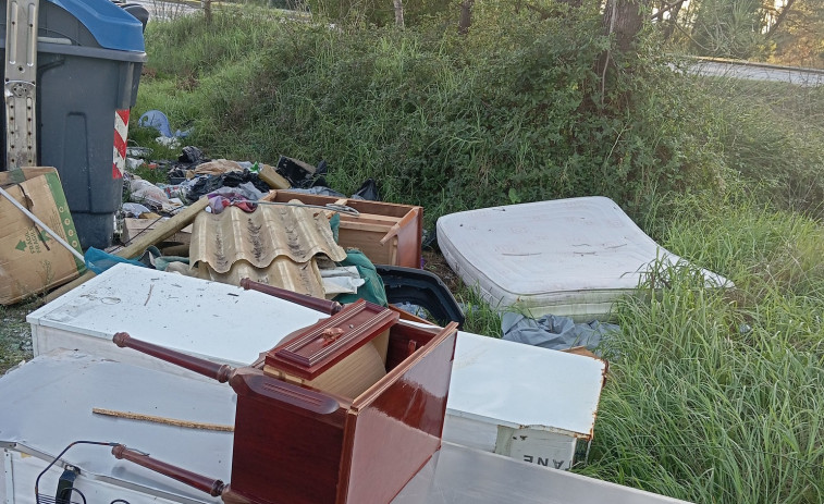 San Vicente de Mar, en O Grove, se llena de basura: “Isto é un vandalismo contra o medio ambiente