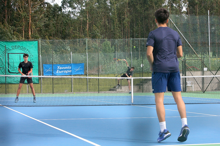 Los gallegos Ruibal y Talín pasan a la final de dobles masculina en Sanxenxo