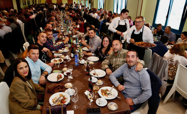 Condes de Albarei rinde homenaje en su fiesta anual a los socios fundadores