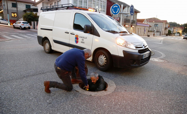 La rotura de una conducción obliga a cortar el agua en varios puntos de Meis