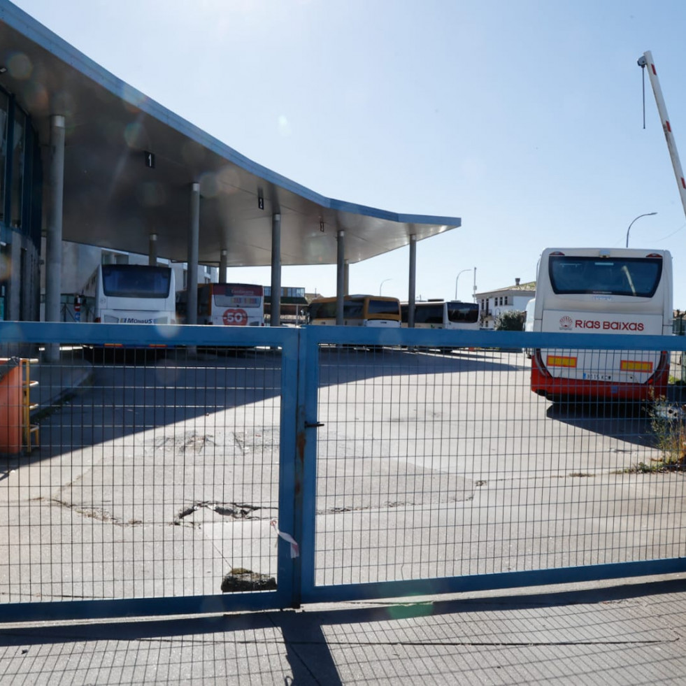 La huelga cierra las estaciones de autobuses de Vilagarcía, Cambados y O Grove y deja sin servicio numerosas paradas en O Salnés