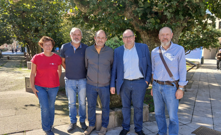 Vilagarcía opta a mantener las tres flores del certamen 