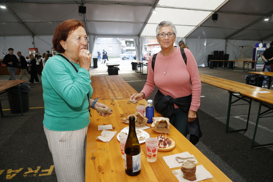 La cafetería de la Festa do Marisco en peligro: “A xestión deste ano foi a peor da historia”