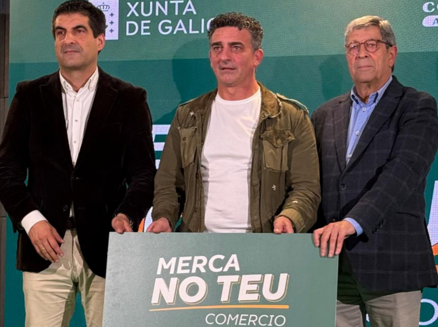 Cinco clientas de tiendas de Ribeira fueron obsequiadas con premios de 200 euros en bonos en la campaña “Merca no teu comercio”