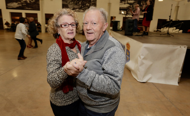 Los bailes para la tercera edad de Cambados regresan hoy a Peña con el Trío Blanca Doble