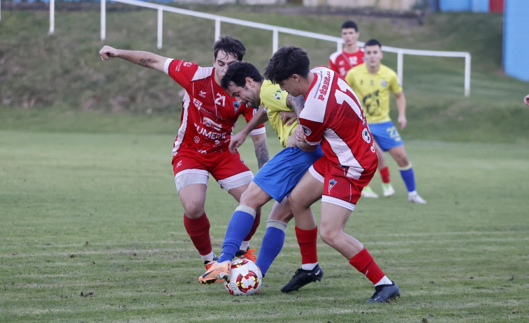 El Cambados suma un punto condenado por la falta de gol