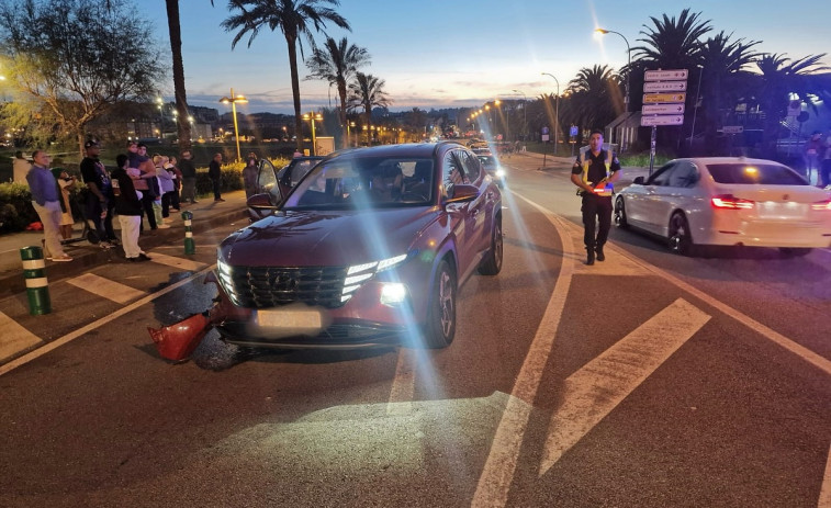 Aparatoso accidente sin heridos entre dos vehículos en Sanxenxo