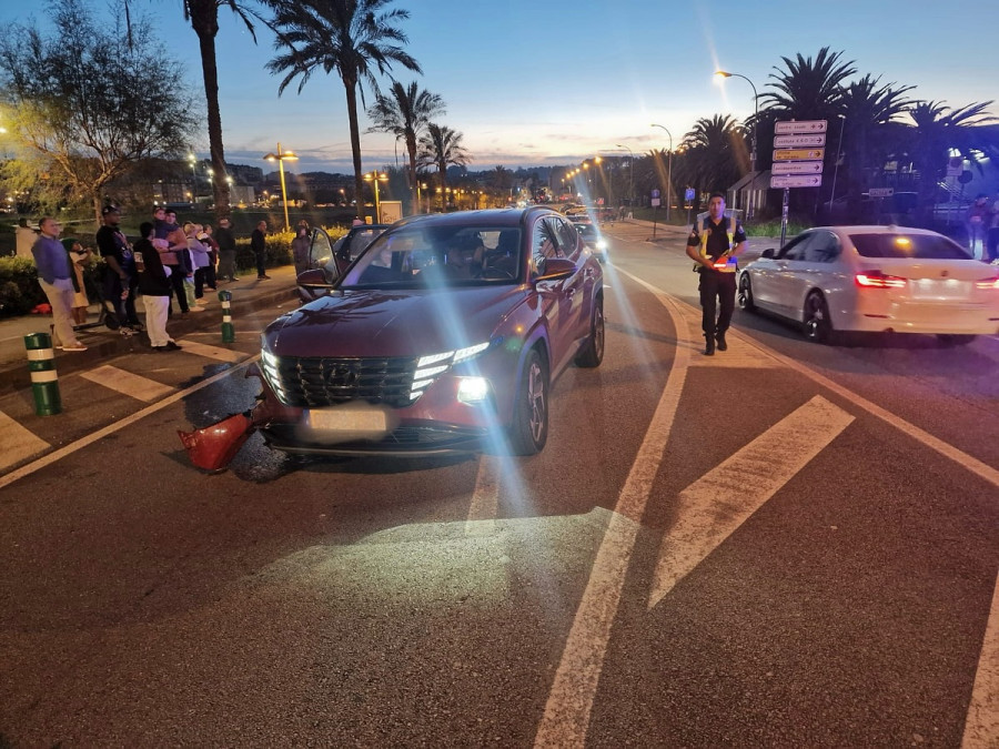 Aparatoso accidente sin heridos entre dos vehículos en Sanxenxo