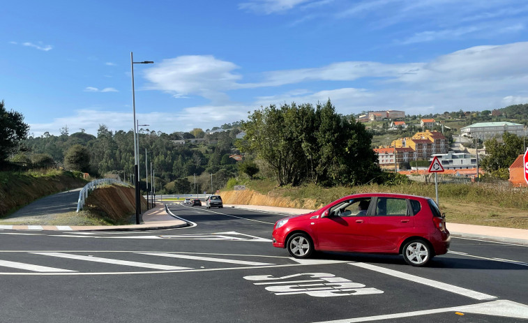 Entra en servicio el vial de conexión entre la cuesta de A Mámoa y Fafián, que forma parte de la futura variante de Ribeira