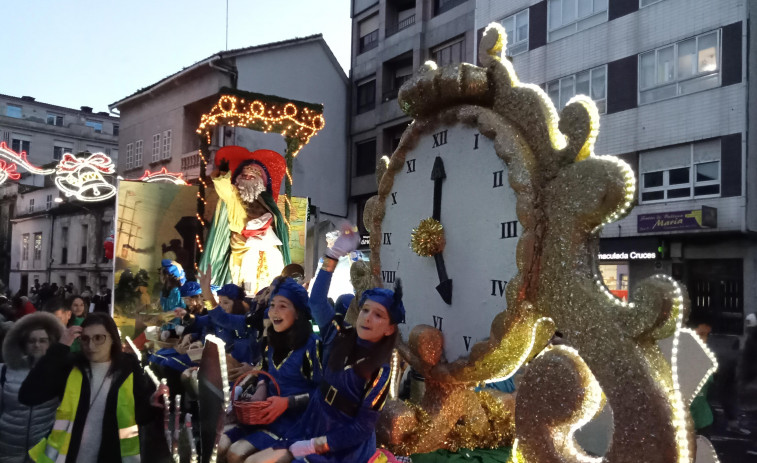 Una carroza de temática marina acompañará a las de los Reyes Magos y otras dos en la Cabalgata de Ribeira