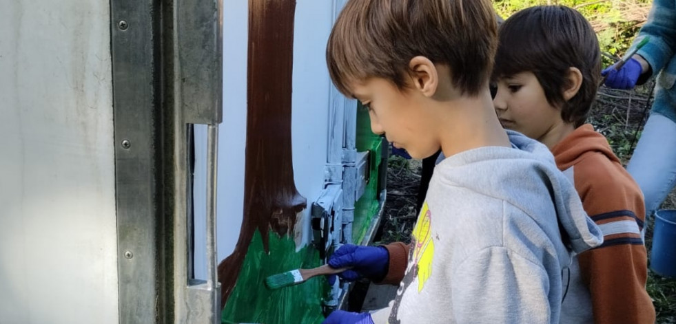 Unos 40 voluntarios se sumaron a las actividades programadas en la Xornada por un Monte Vivo en Leiro