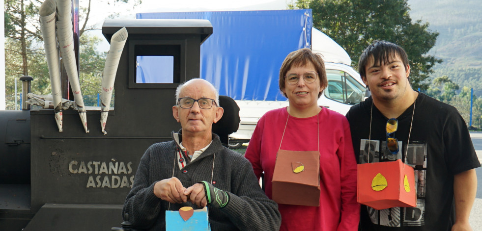 Amicos disfruta de las castañas asadas en un magosto con diversidad de actividades en su centro de Comoxo