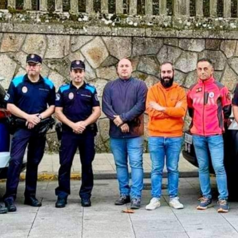 Cinco voluntarios de Protección Civil y dos policías locales de Rianxo colaborarán con los afectados por la DANA en Valencia