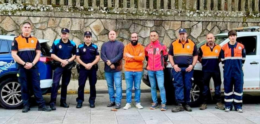 Cinco voluntarios de Protección Civil y dos policías locales de Rianxo colaborarán con los afectados por la DANA en Valencia