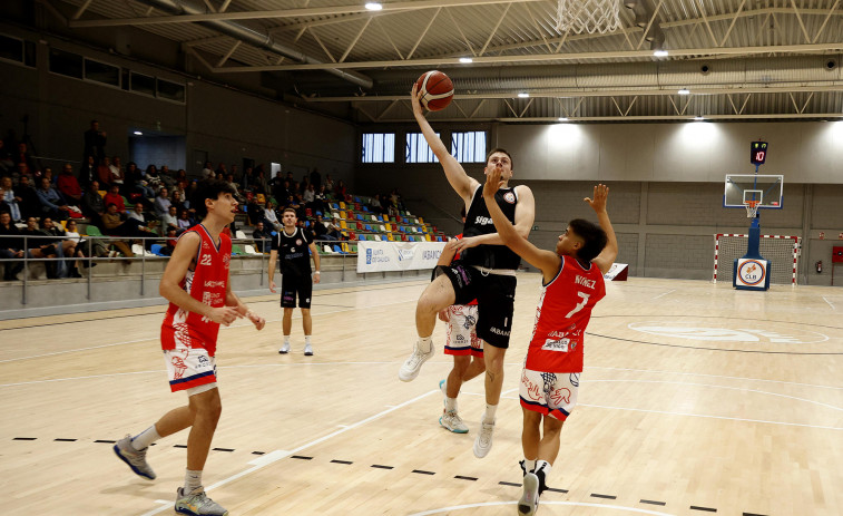 El Sigaltec de Luis Gabín sigue al alza y logra el triunfo en Noia por 66-75