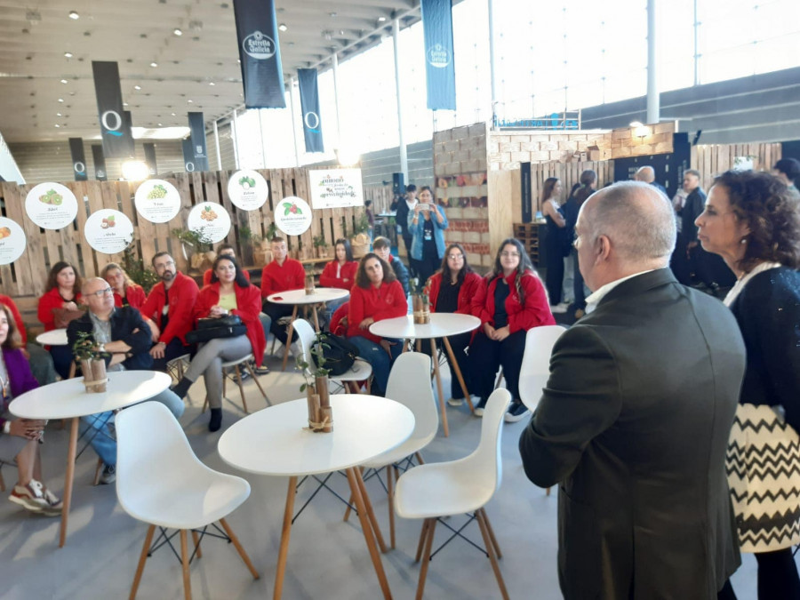 Alumnos del taller de hostelería de Vilanova viajan a Pontevedra para ampliar su formación