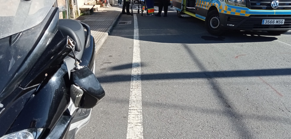 Heridos un piloto en una caída de moto en Carreira y un anciano atropellado en Palmeira, en Ribeira