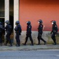 Entrada de la Policía Nacional en el edificio de Abesadas