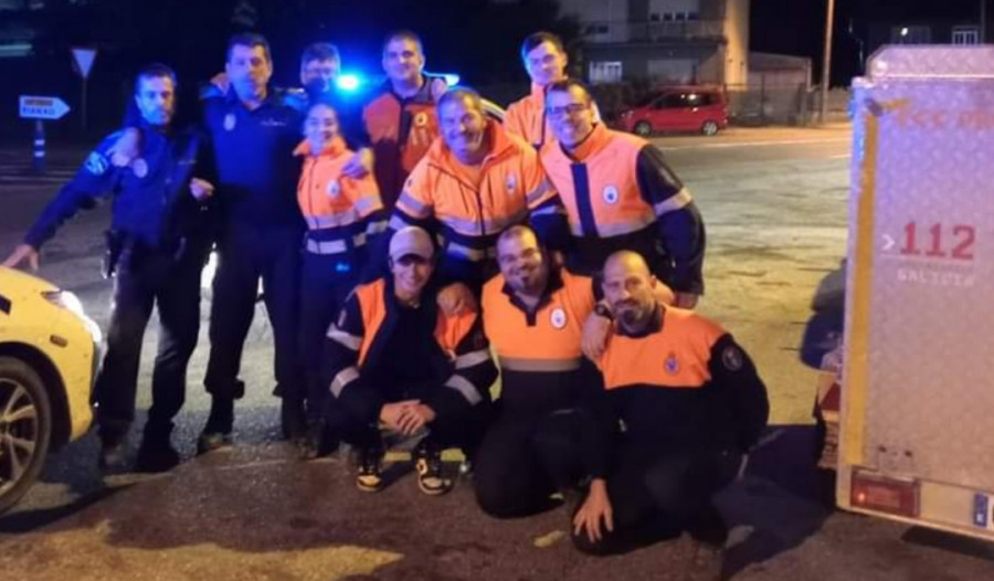 Voluntarios de Protección Civil y policías locales de A Pobra y Rianxo regresaron de Valencia con la satisfacción de la ayuda prestada