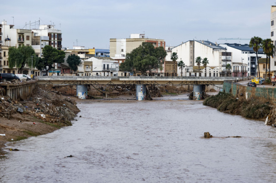 Un operativo sin precedentes rastrea la costa valenciana en busca de víctimas de la DANA