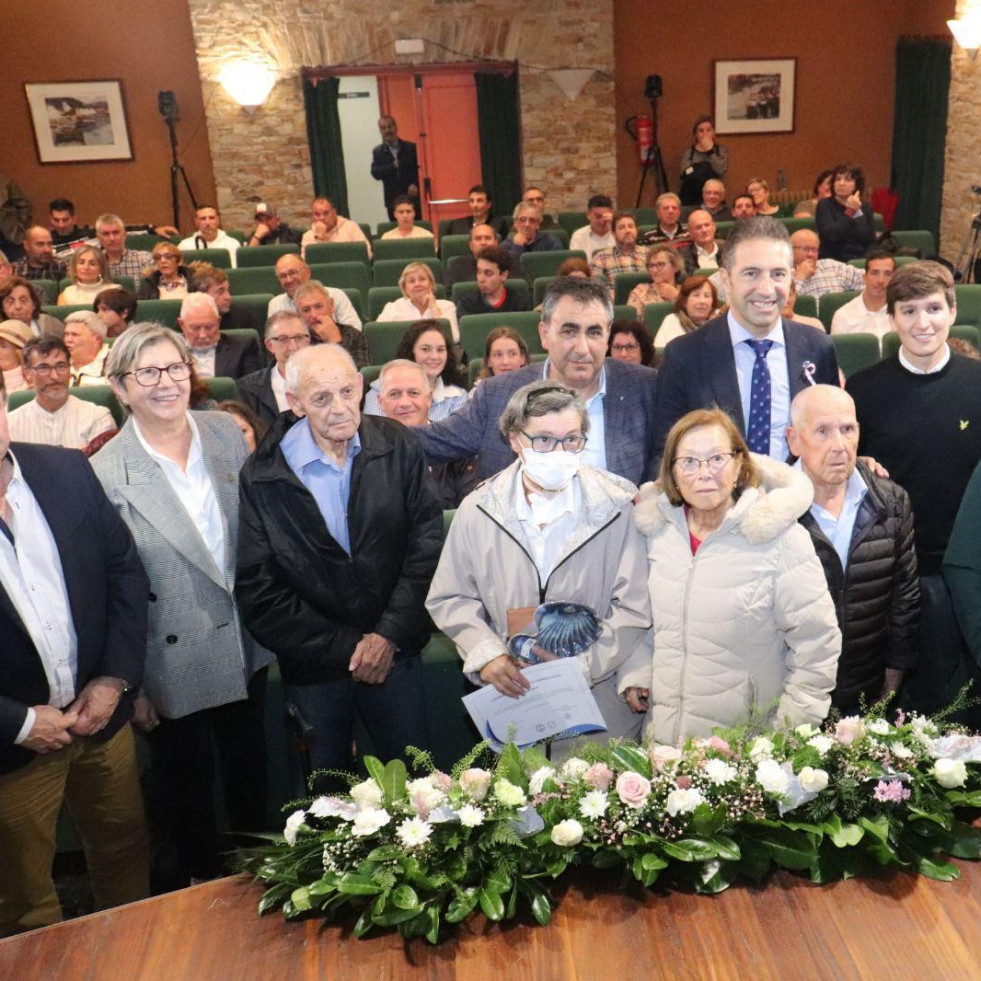 El PP de Ribeira solicita la concesión de la Medalla de Ouro del Ayuntamiento a la Cofradía de Pescadores de Carreira y Aguiño