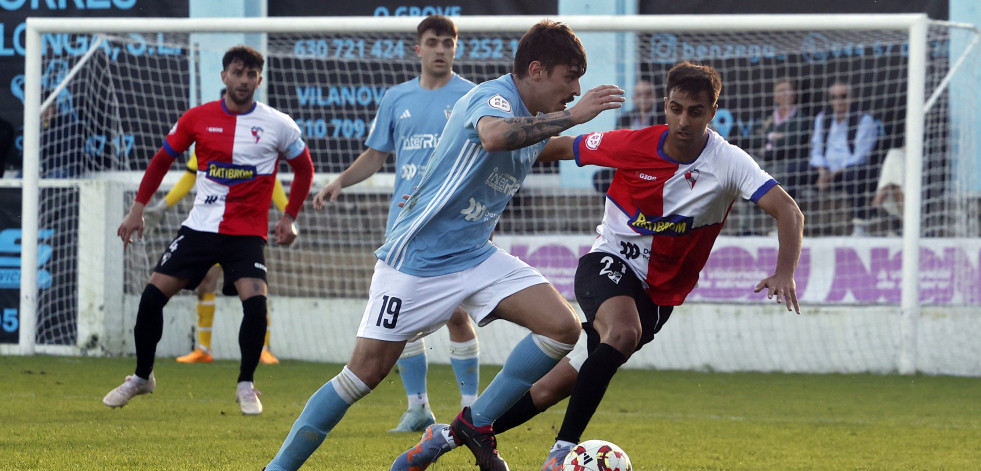 Las imágenes del derbi entre el Villalonga y el Arosa