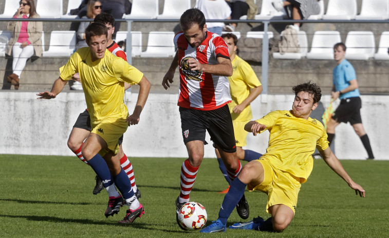 El Céltiga perdonó en la primera parte y no pudo con el Pontevedra B (1-1)