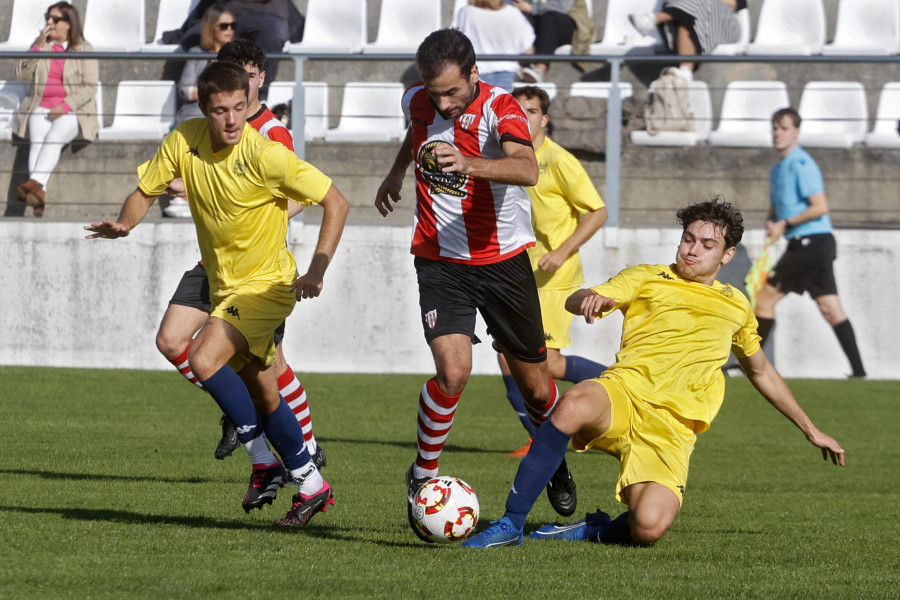 El Céltiga perdonó en la primera parte y no pudo con el Pontevedra B (1-1)